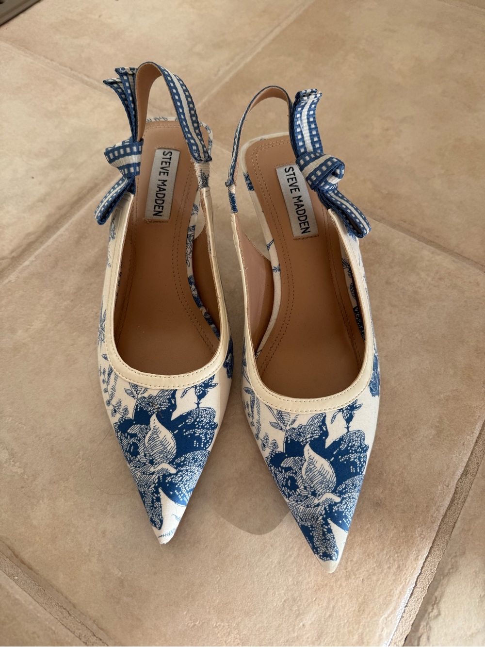 Steve Madden White and Blue Floral Pointed Toe Slingback Heels - Picture 2 of 7